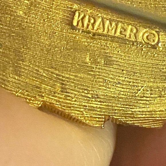 Unique 1950s Vintage Kramer Gold and Orange Feather Brooch - Picture 10 of 10